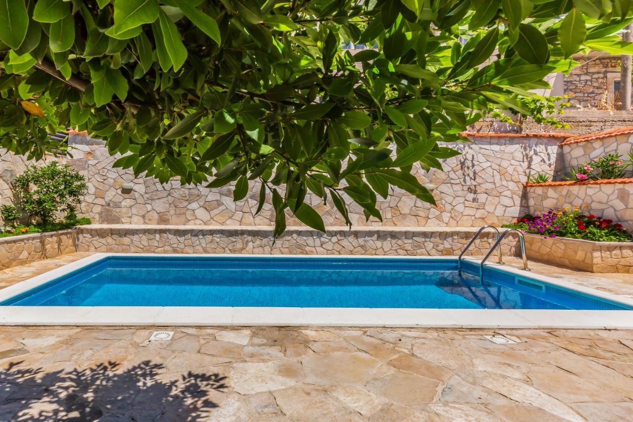 פלוצ'ה Villa Tina מראה חיצוני תמונה